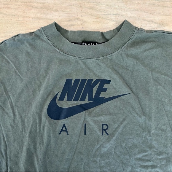 NIKE - Olive and black cropped NIKE AIR tee - sz L - Picture 2 of 5